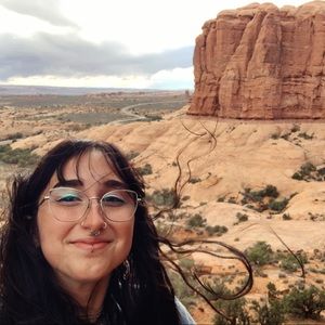 Meet your Posher, Brittney